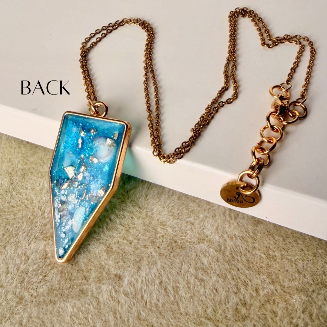 Oshimiri Gold Ocean Necklace with Shells